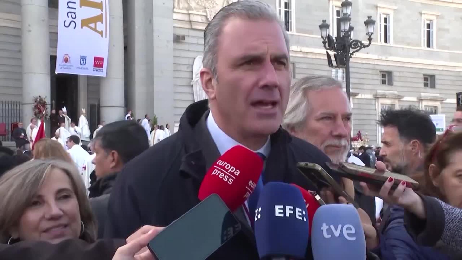 Vox expulsa definitivamente a Smith del partido y abre expediente disciplinario a Antelo