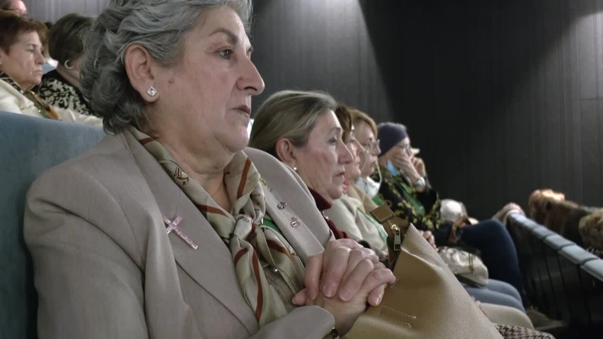 Moreno anima a tomarse en serio los cribados de cáncer y a jóvenes a evitar los váper o el sol