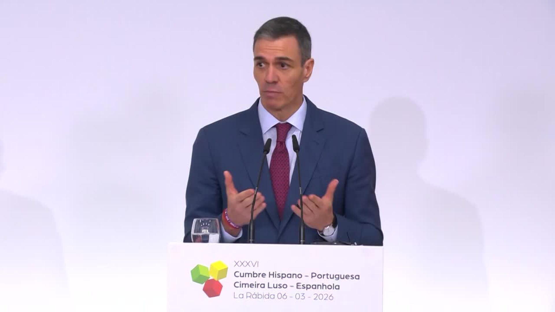 Sánchez defiende la fragata a Chipre en la XXXVI Cumbre Hispano-Portuguesa