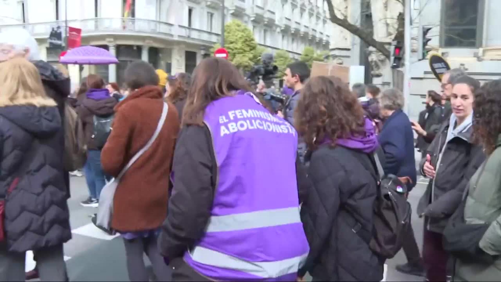 La manifestación de Movimiento Feminista recorre las calles de Madrid