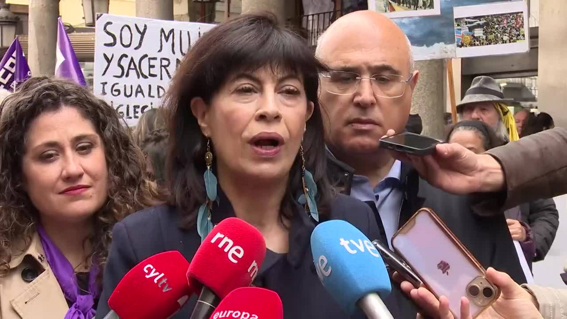 Redondo asegura que es "más erótica" la igualdad que la "imposición machista"