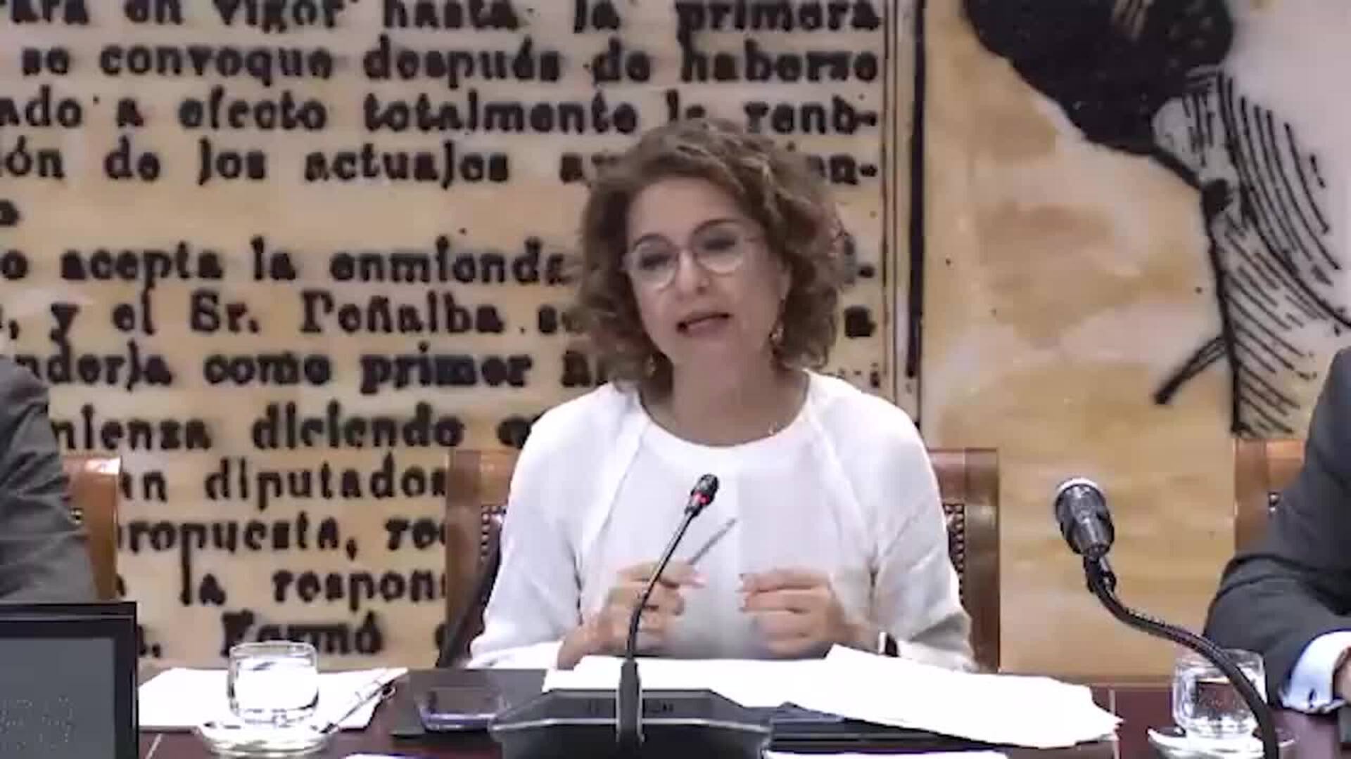 Montero descarta un cambio en la regla de gasto de las autonomías