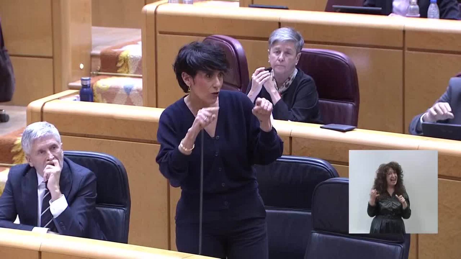 Elma Saiz denuncia que los "insultos" del PP han provocado que se cambie de sitio en el Senado