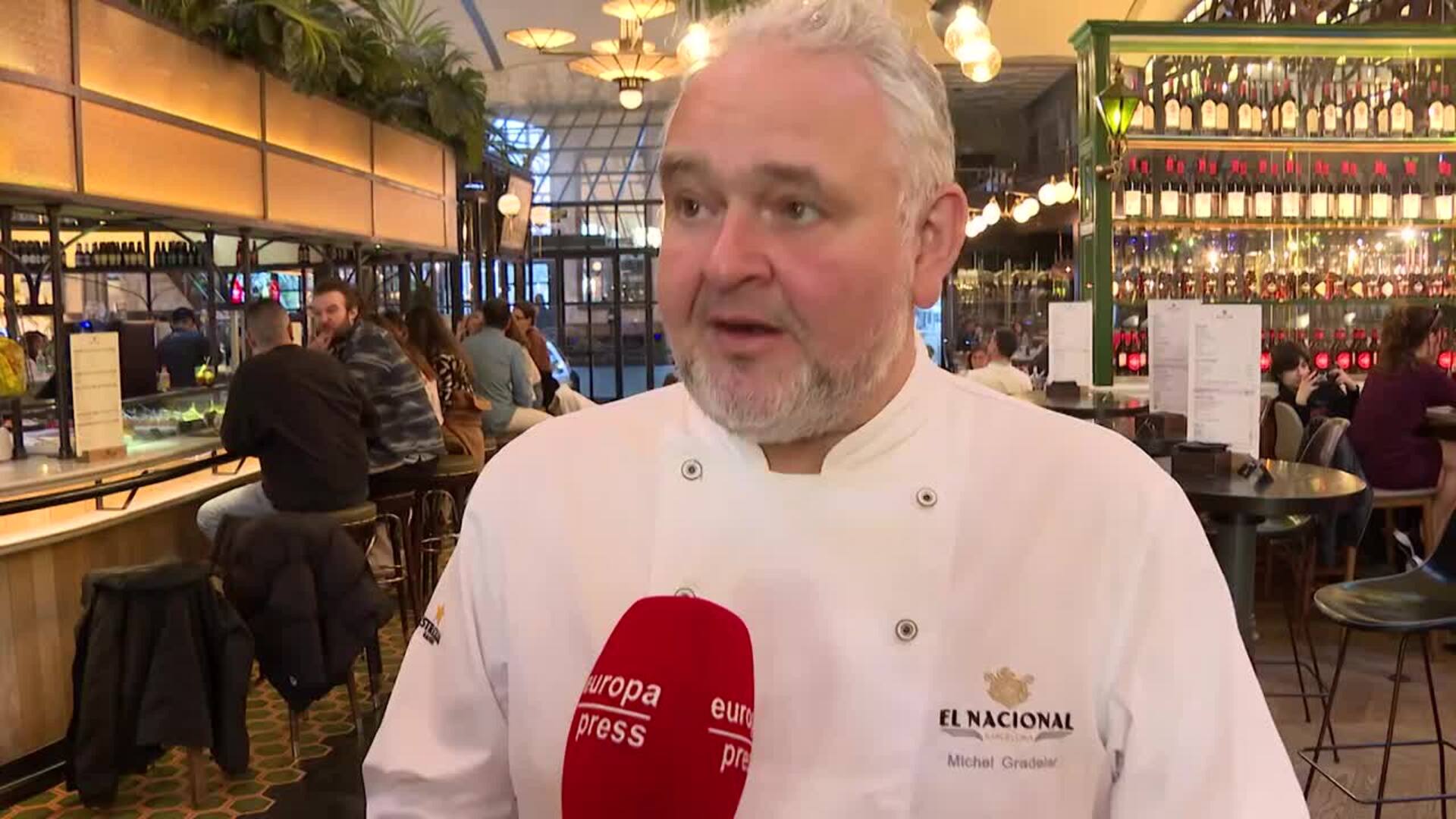 Los chefs que concursan en el 'Passeig de Gourmets' presentan sus propuestas gastronómicas