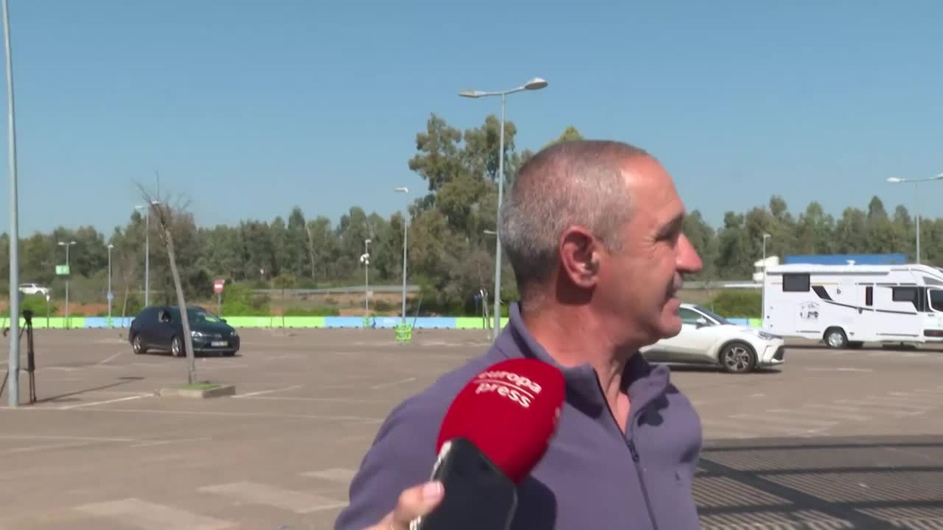 Conductores portugueses cruzan a Badajoz a repostar porque "hay mucha diferencia" y "compensa"