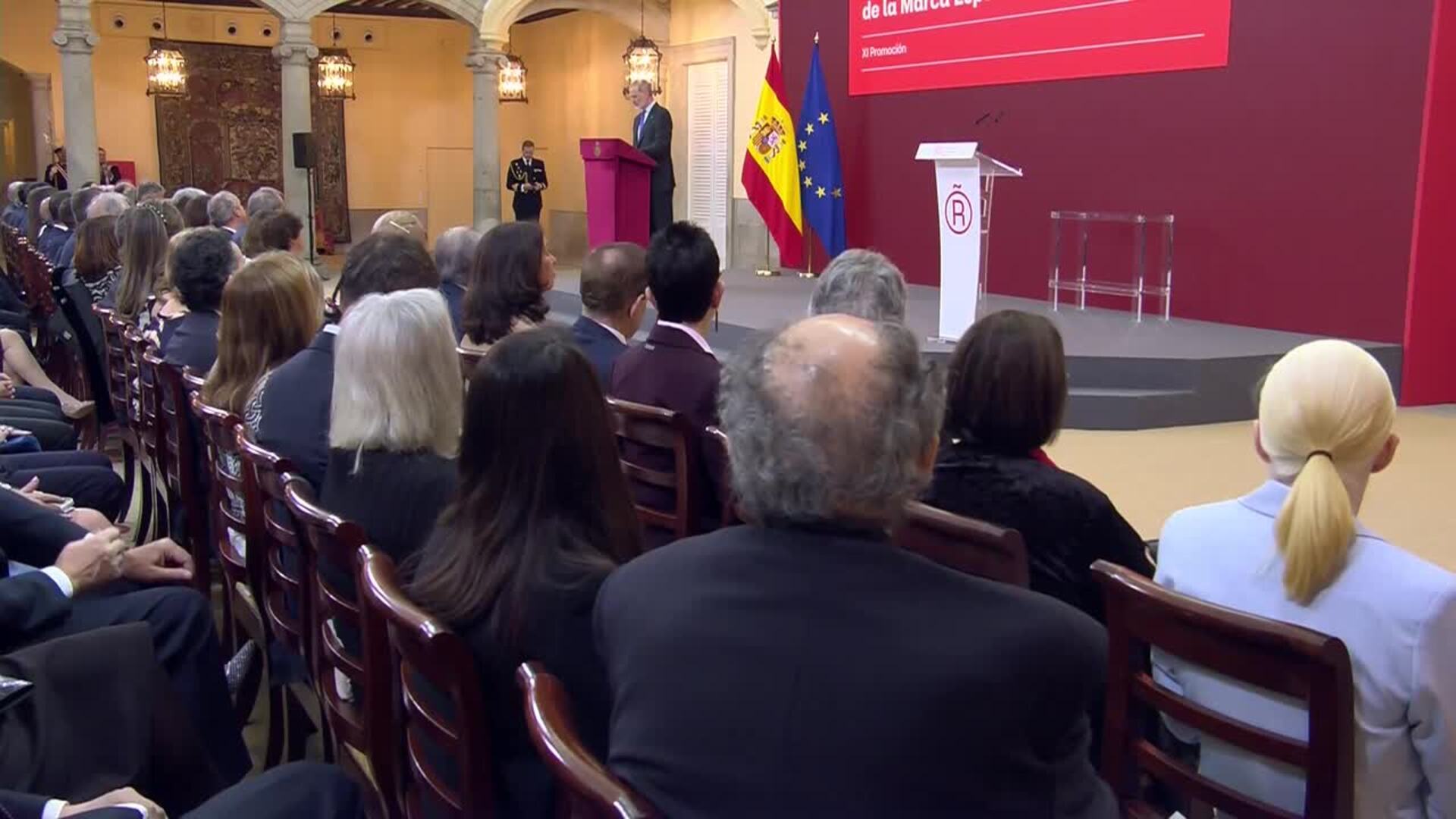 El Rey reivindica una "España abierta al mundo" y la "imagen de calidad y fiabilidad"