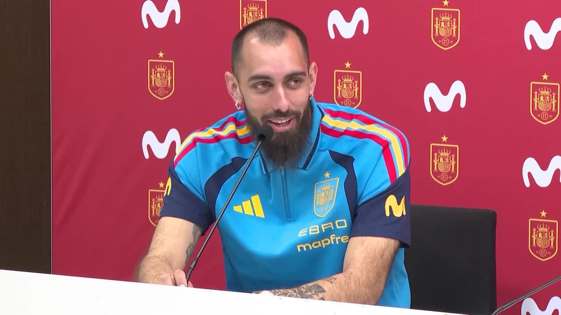 Borja Iglesias: "Hace unos meses igual no lo imaginaba, pero hoy sí sueño con el Mundial"