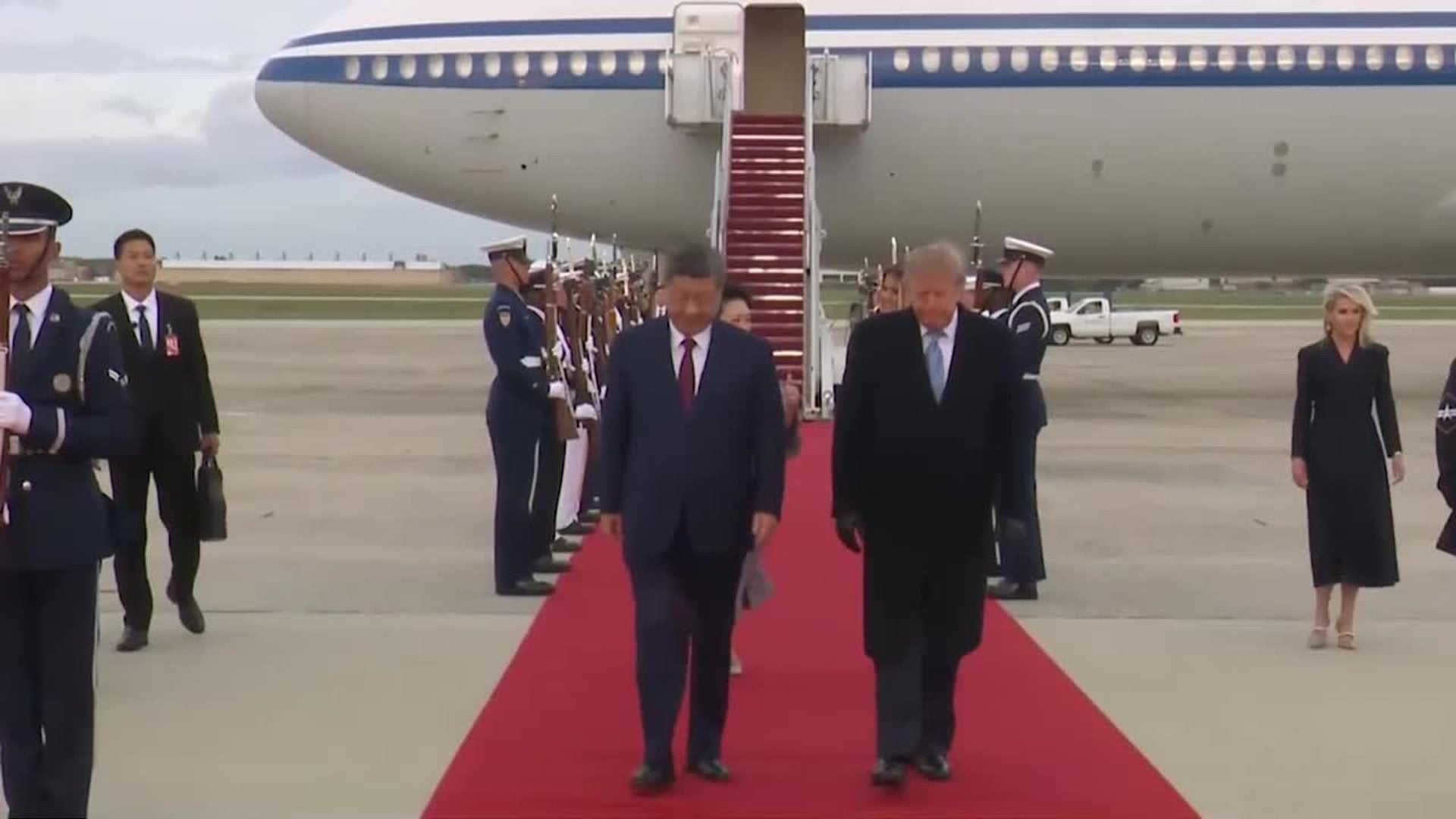 Xi aboga por una relación estable con EEUU a su llegada a Washington para reunirse con Trump