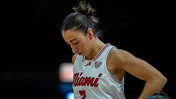 Al-Qázeres firma a Clara González para la dirección de juego