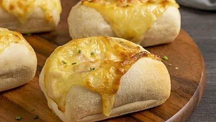 Bocadillitos rellenos de jamón y queso: la receta fácil para salvar cualquier cena o merienda