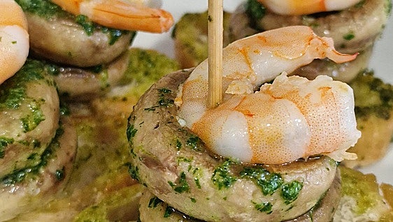 Receta de pincho de champiñones con langostinos: el aperitivo fácil y rápido