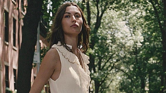 Acaban de llegar: los cinco vestidos de Zara, Mango y Massimo Dutti que estilizan, combinan con todo y sirven para looks de día y de noche este otoño