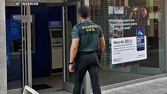 Investigan a un preso en Alicante por el robo de 1.000 euros a un anciano en un cajero de Montijo