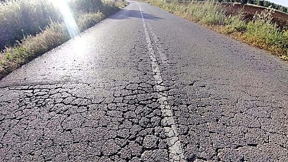 Más de un millón de euros para arreglar tres carreteras en la provincia de Badajoz