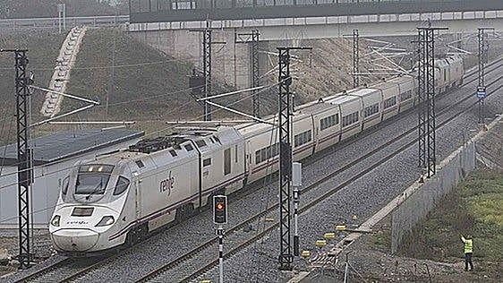 Los trenes entre Llerena y Sevilla circulan con normalidad tras la avería de ayer