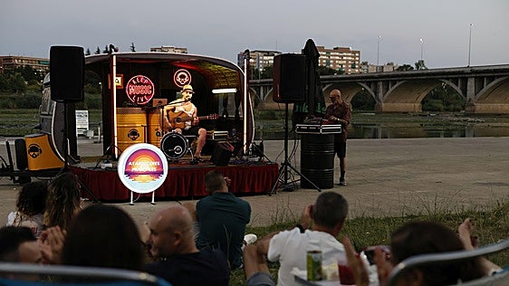 Badajoz inaugura su propio Café del Mar