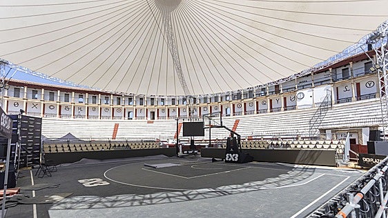 El 3x3 de baloncesto de Cáceres traslada sus primeros partidos de la plaza de toros al Multiusos por problemas con la moqueta