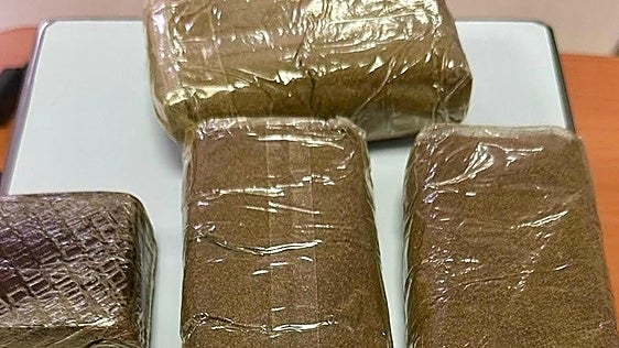 Detenido en Valencia de Alcántara con 340 gramos de hachís tras huir a la carrera de un control policial