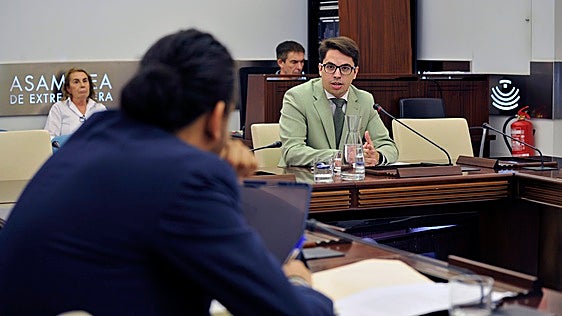 La Junta vincula la equiparación salarial de su personal a la disponibilidad presupuestaria