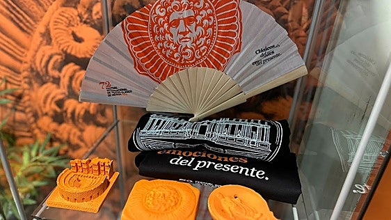 El Festival de Mérida refuerza su imagen con nuevos artículos a la venta