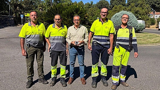 30 trabajadores municipales de Cáceres llevan ya sensores inteligentes para prevenir golpes de calor