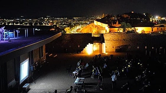 Badajoz disfruta las Perseidas con talleres infantiles y paseos guiados por el Fuerte de San Cristóbal