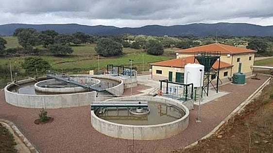 La Junta invierte 3,3 millones en la nueva conducción de agua en Logrosán