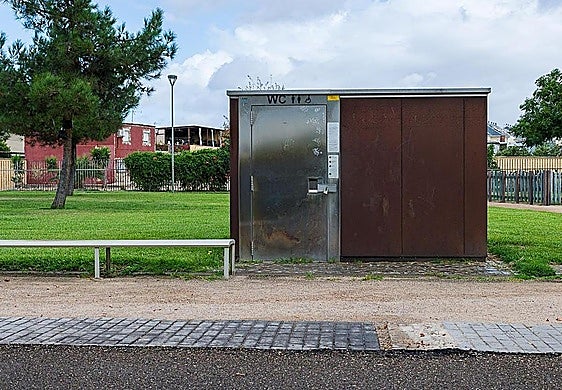 Uno de los baños inteligentes del parque del río está inactivo desde las borrascas de febrero
