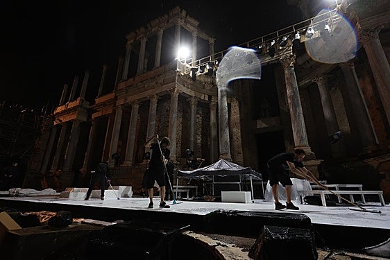 La lluvia obliga a suspender la representación de 'Las 9 musas' del Festival de Mérida