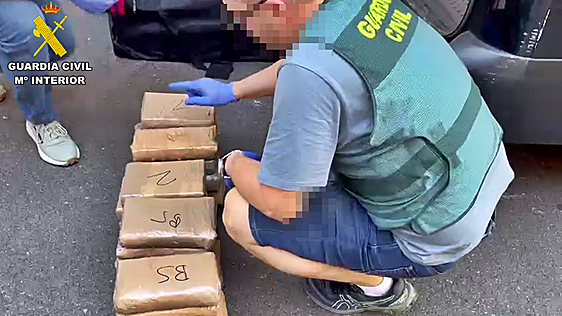 La Guardia Civil halla 400 kilos de cocaína en una furgoneta en la A-5 en Talavera
