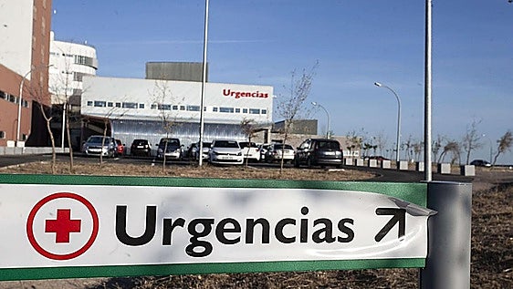 Trasladado al hospital en estado grave un trabajador de 63 años tras un accidente en Cabañas del Castillo