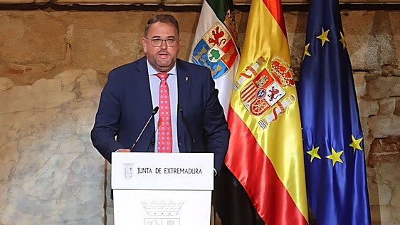 Rodríguez Osuna reclama para Mérida el Museo Visigodo en la entrega de las Medallas de Extremadura