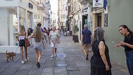 El comercio de Cáceres, «atónito» por la devolución de la ayuda para mejorar la estética de Pintores