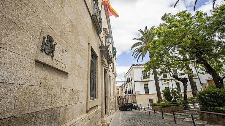 Conceden la pensión de viudedad a una mujer maltratada pese a no estar inscrita como pareja de hecho