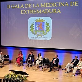 Autoridades en la II Gala de la Medicina de Extremadura.