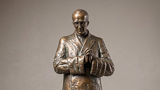 Badajoz inaugura el lunes en San Atón la estatua de 2,2 metros del Padre Rafael
