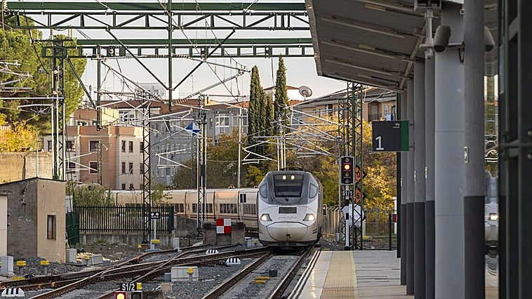 Adif invierte 3,3 millones de euros para blindar la seguridad de nueve pasos a nivel en Badajoz