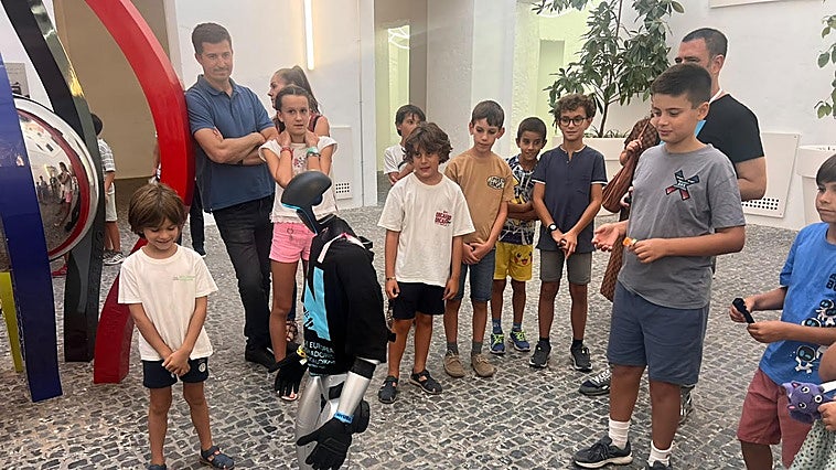 Pequeños científicos se abren paso en Badajoz entre árabes y excelencia médica