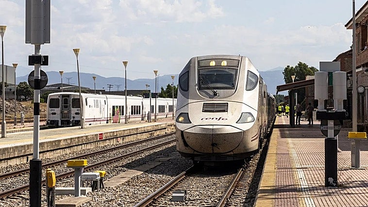 Un convoy de mercancías corta la circulación en Monfragüe y retrasa trenes de viajeros a Madrid
