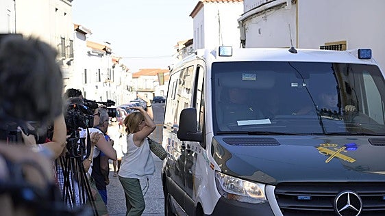 Fotos | Los detenidos por el crimen de Francisca Cadenas vuelven a Hornachos