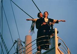 La mítica imagen de la película 'Titanic'. / Europa Press