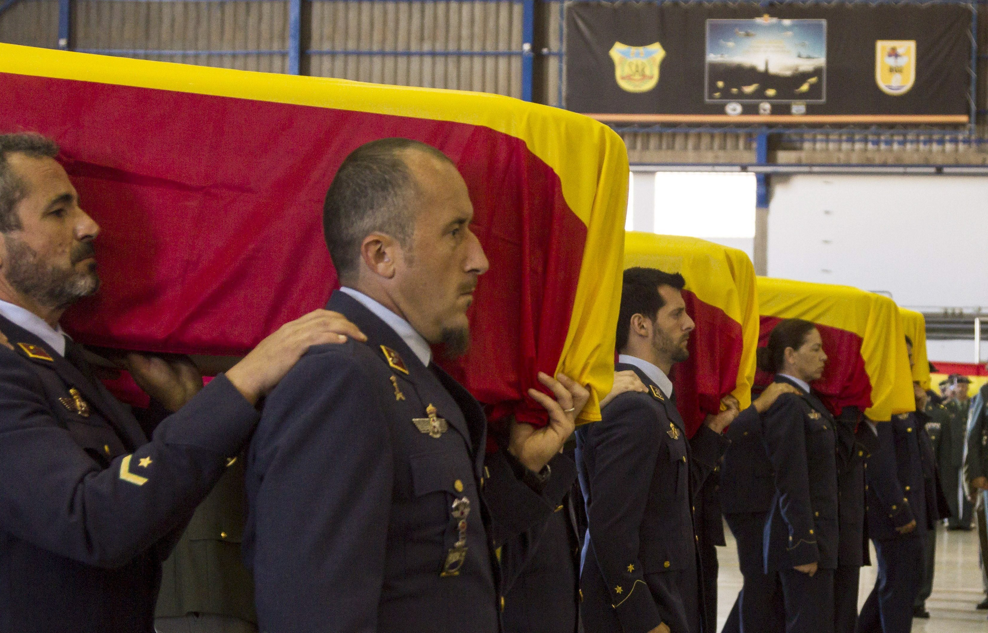 Funeral por los militares fallecidos. 