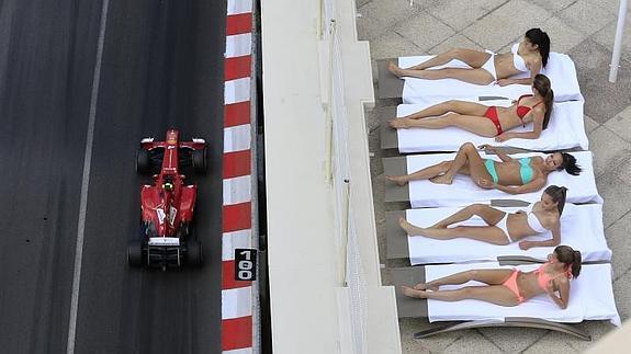 VVista de una terraza sobre un tramo del circuito..