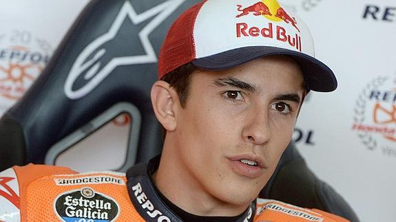 Márquez, en el garaje de su equipo. 