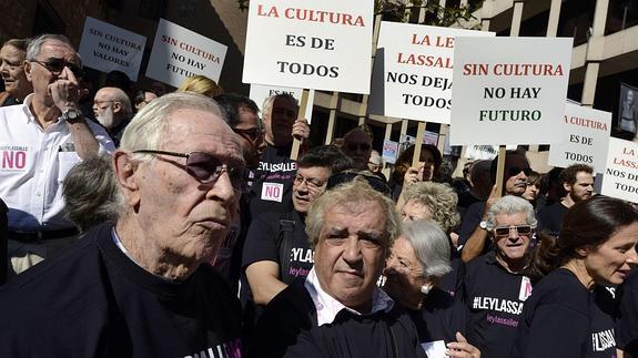 Artistas, intérpretes y cineastas, durante la protesta. 