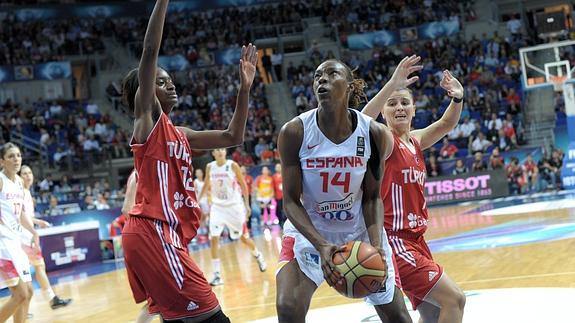 Sancho Lyttle (c), durante el partido de semifinales. 