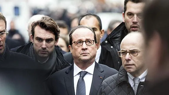 Hollande, en la sede del semanario.