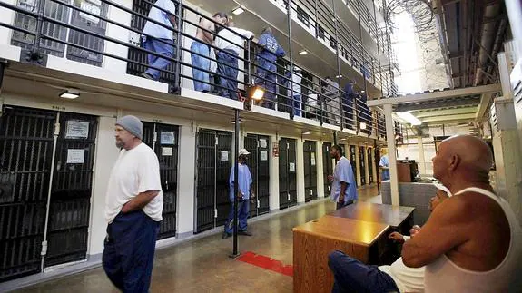Varios internos en la cárcel californiana de San Quintín. 