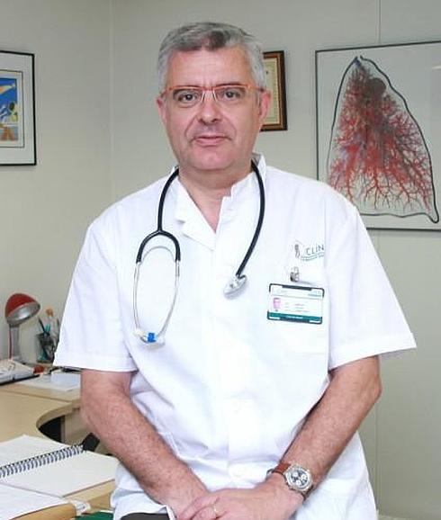 El primer firmante del artículo es el doctor  Antoni Torres, neumólogo del Hospital Clínic de Barcelona. 