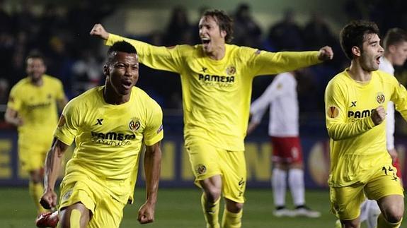 Uche celebra uno de los goles del Villarreal. 